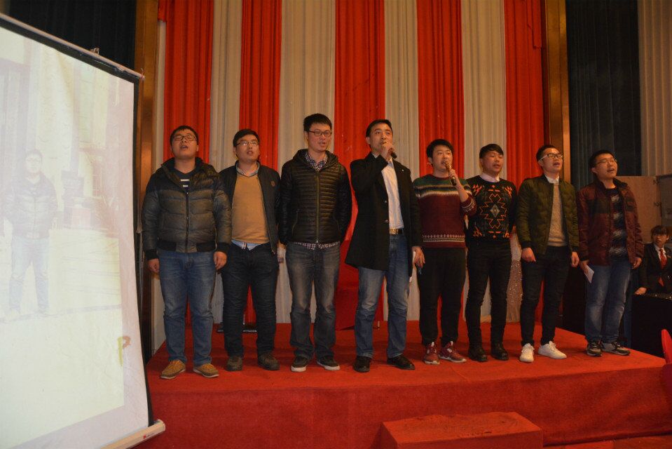湖北华通项目部表演.jpg