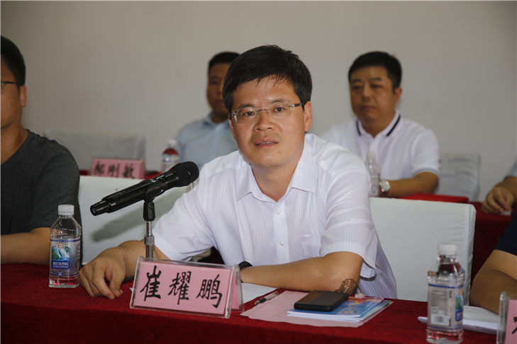 县委副书记崔耀鹏发表讲话